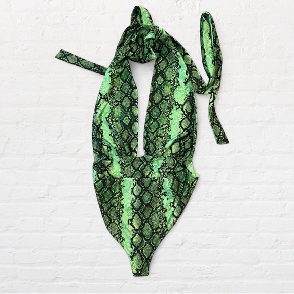 PrettyLittleThing Green and Black Python Snake Print Swimsuit, Size 12 - Picture 3 of 8